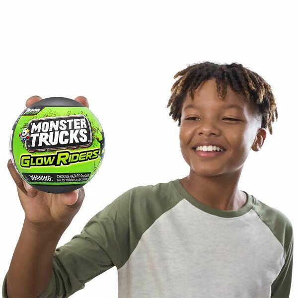 54209-5-Surprise-Monster-Trucks-01-com-Bolinha